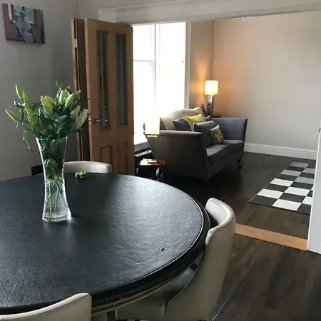 Stramongate * Kendal