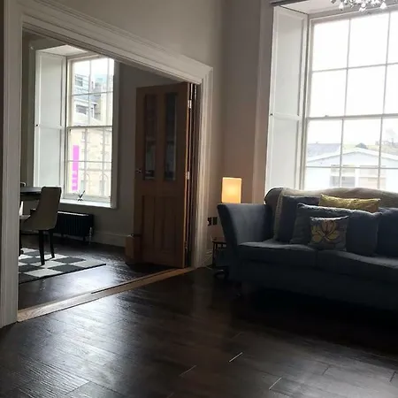 Stramongate * Kendal